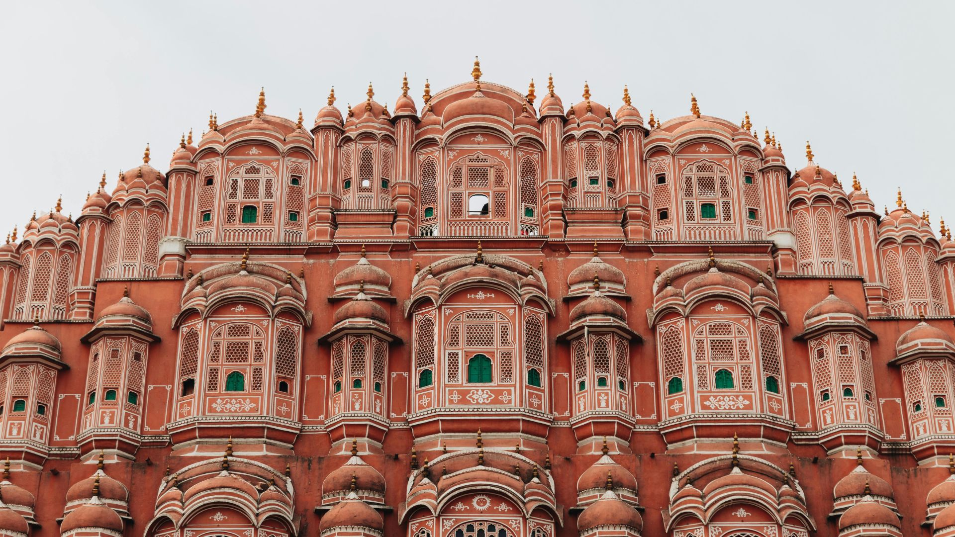 Hawa Mahal en Jaipur, el famoso Palacio de los Vientos y uno de los monumentos más visitados de Rajastán, India.